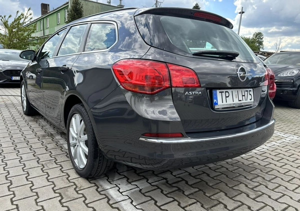 Opel Astra cena 28900 przebieg: 200000, rok produkcji 2014 z Sosnowiec małe 407